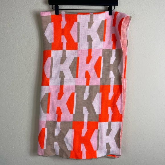 Baublebar On Repeat Throw Blanket Initial K - Picture 3 of 7